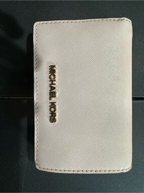 Michael Kors Cream Saffiano Card & Key Holder with Gold Logo